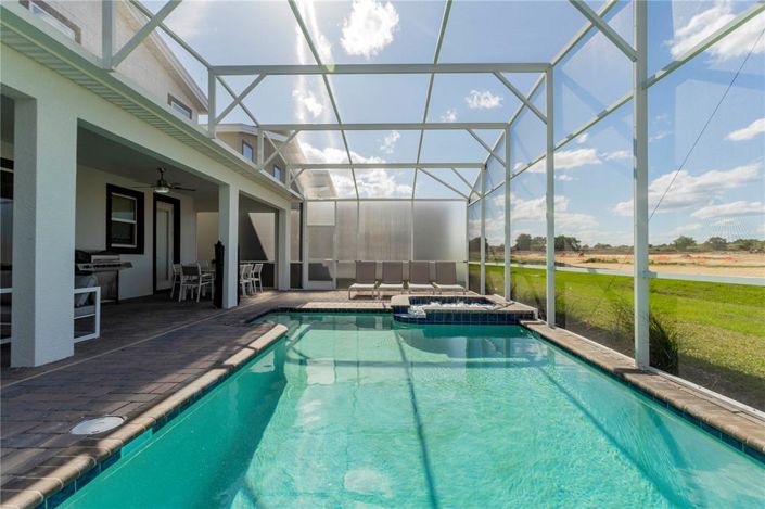 Image No.26-8 Bed Property for sale