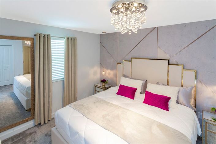 Image No.45-8 Bed Property for sale