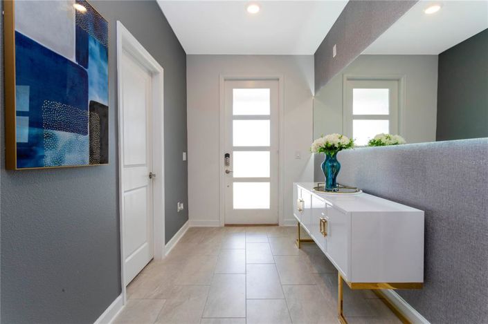 Image No.5-8 Bed House for sale