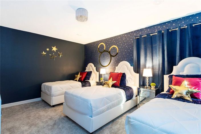 Image No.50-8 Bed Property for sale