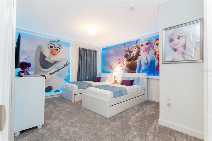 Image No.54-8 Bed Property for sale