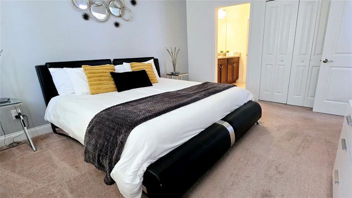 Image No.19-4 Bed Townhouse for sale