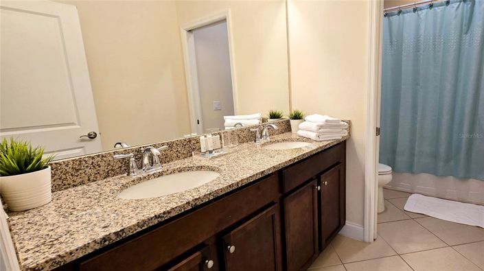 Image No.20-4 Bed Townhouse for sale