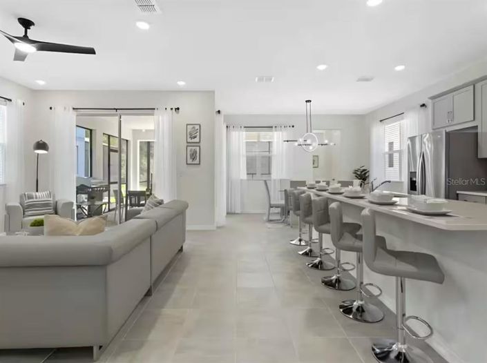 Image No.2-6 Bed House for sale