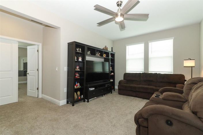 Image No.18-3 Bed House for sale