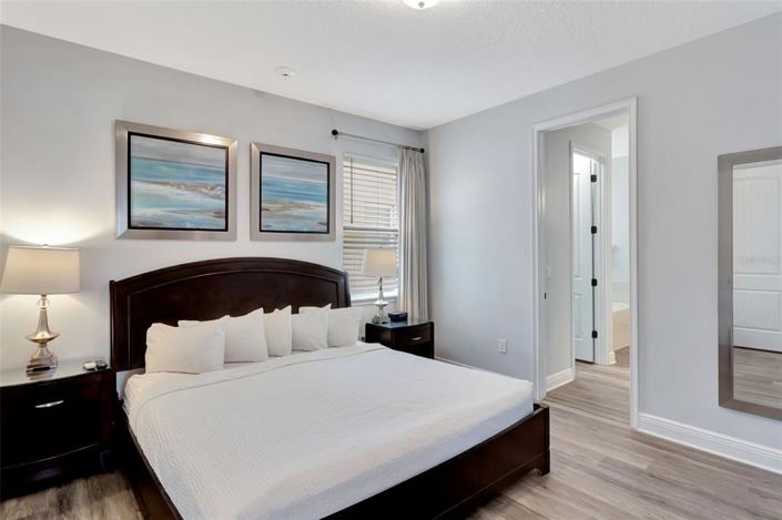 Image No.28-10 Bed House for sale