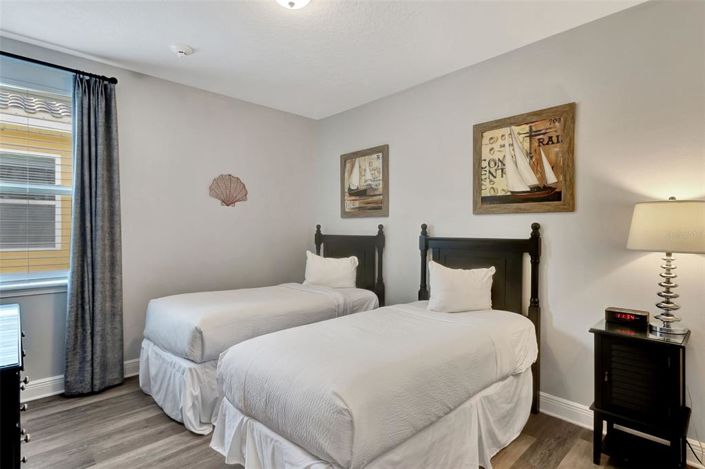 Image No.44-10 Bed House for sale