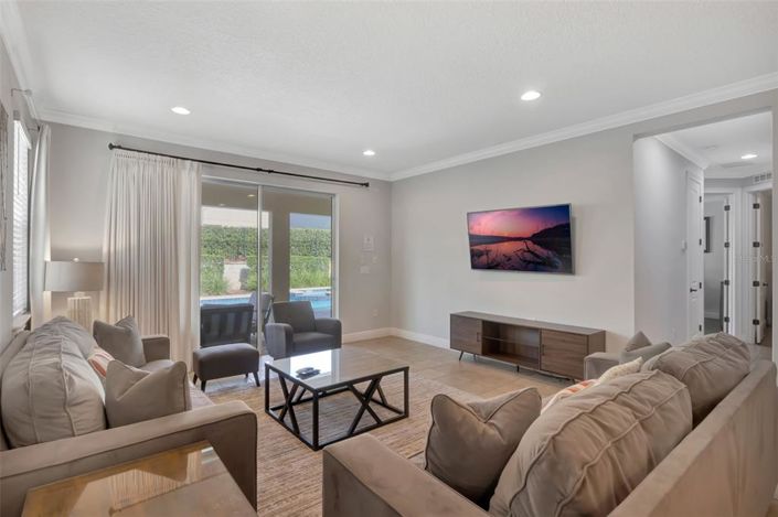 Image No.43-11 Bed House for sale