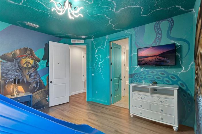 Image No.5-11 Bed House for sale