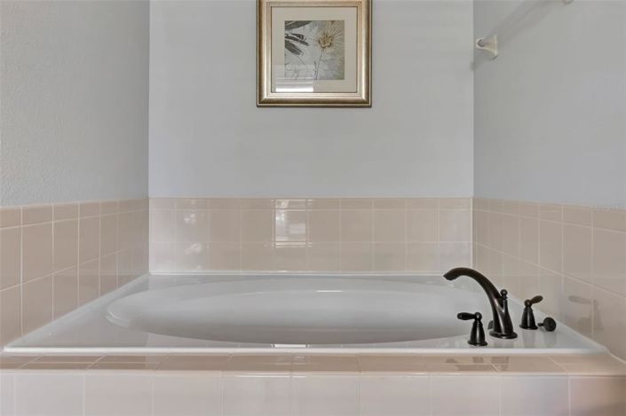 Image No.51-11 Bed House for sale