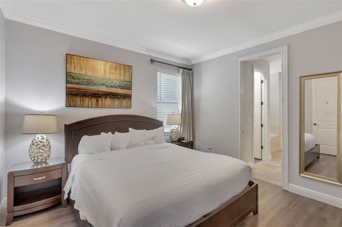 Image No.52-11 Bed House for sale