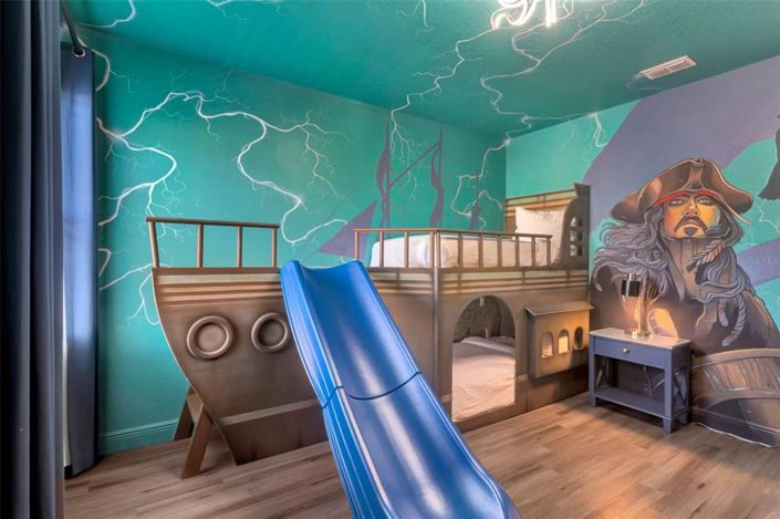 Image No.6-11 Bed House for sale