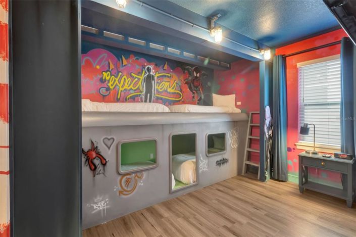 Image No.8-11 Bed House for sale