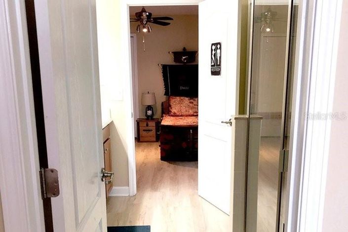 Image No.36-9 Bed Property for sale