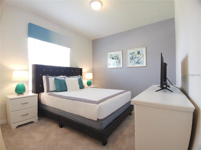 Image No.12-5 Bed Townhouse for sale