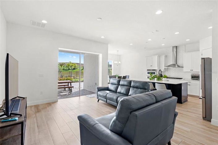 Image No.10-5 Bed House for sale