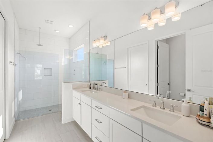 Image No.17-5 Bed House for sale