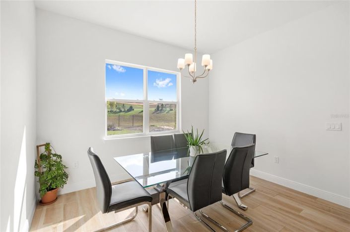 Image No.7-5 Bed House for sale