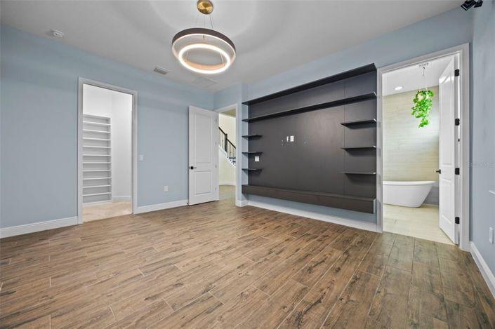 Image No.18-4 Bed House for sale