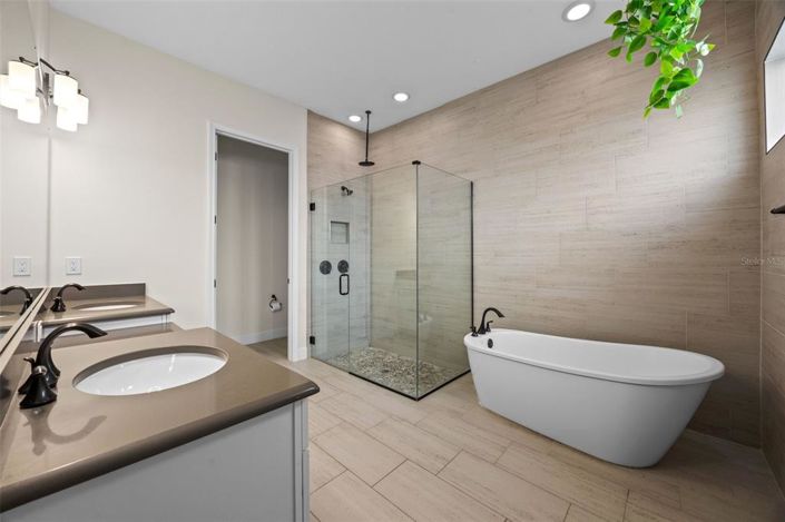 Image No.20-4 Bed House for sale