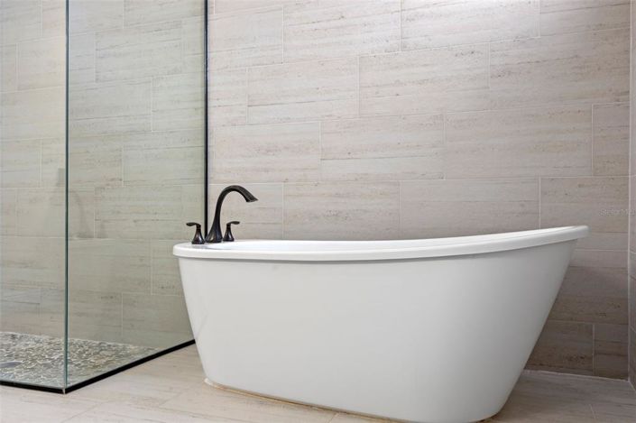 Image No.22-4 Bed House for sale