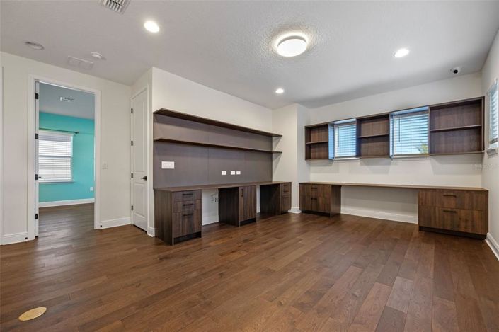 Image No.27-4 Bed House for sale