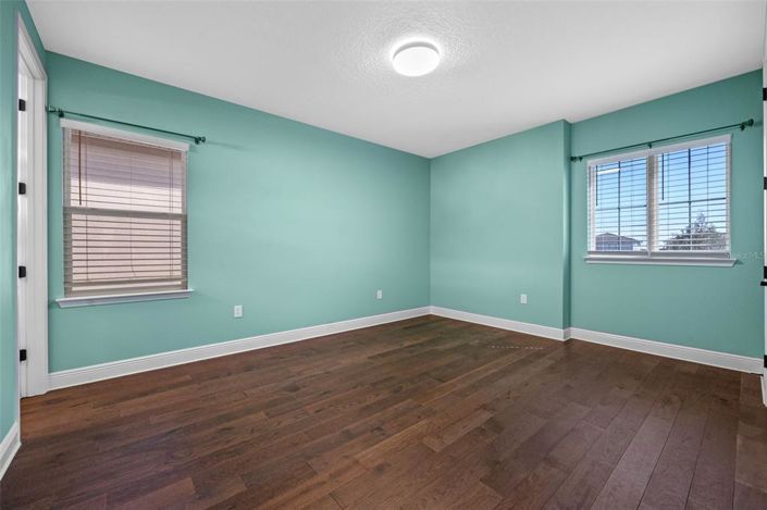 Image No.28-4 Bed House for sale