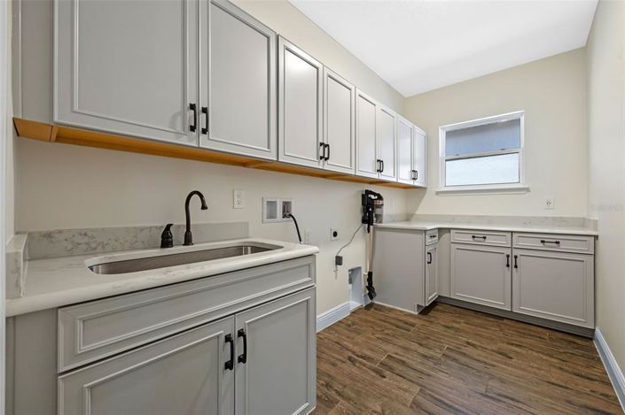 Image No.30-4 Bed House for sale