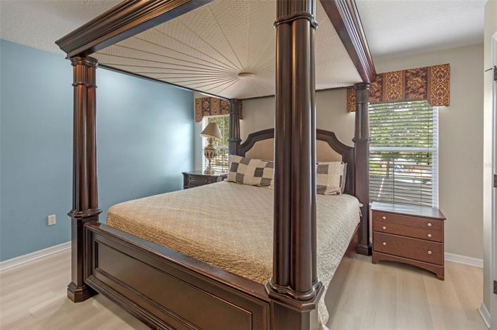 Image No.11-4 Bed Townhouse for sale