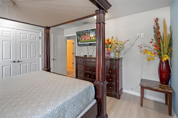 Image No.13-4 Bed Townhouse for sale