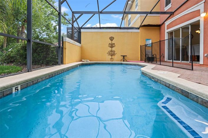 Image No.27-4 Bed Townhouse for sale