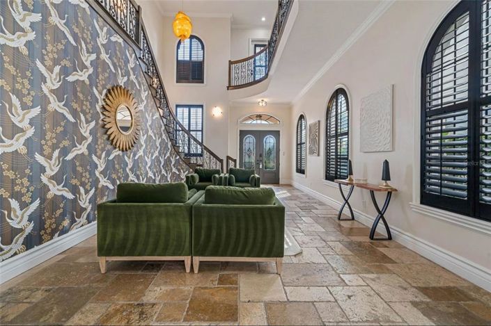 Image No.11-5 Bed House for sale