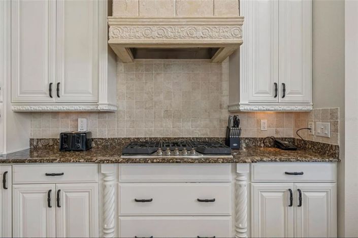 Image No.17-5 Bed House for sale