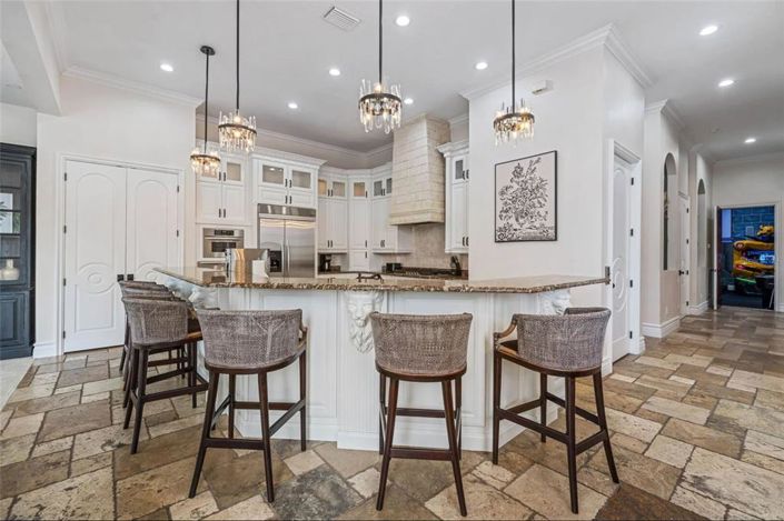 Image No.18-5 Bed House for sale