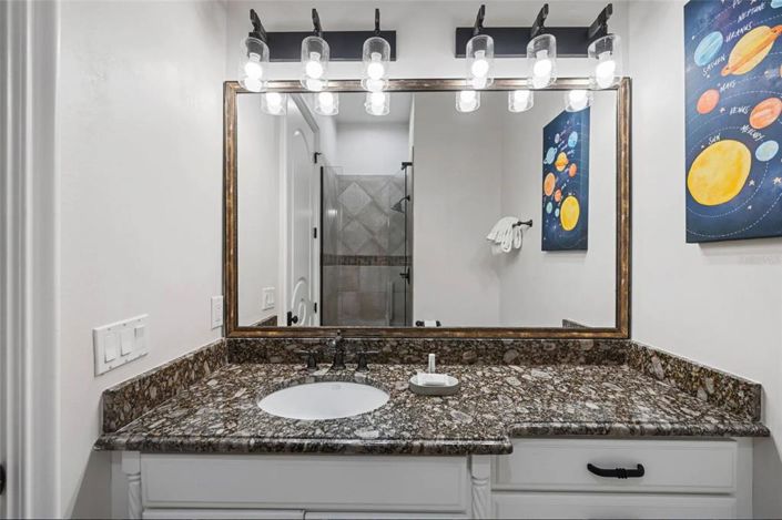 Image No.34-5 Bed House for sale