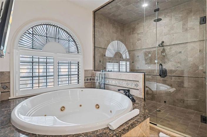 Image No.48-5 Bed House for sale