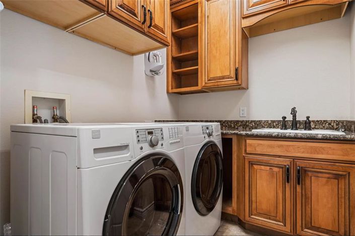 Image No.50-5 Bed House for sale