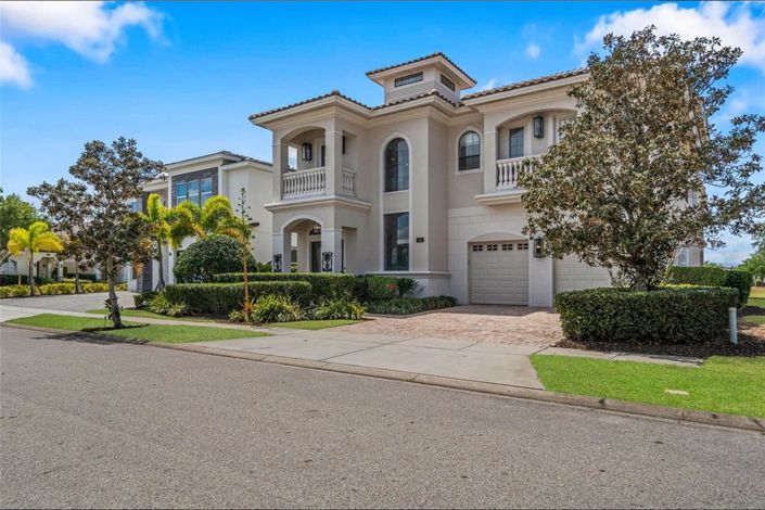 Image No.9-5 Bed House for sale