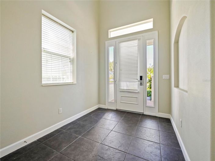 Image No.15-4 Bed House for sale