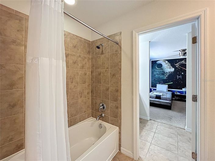 Image No.29-8 Bed House for sale