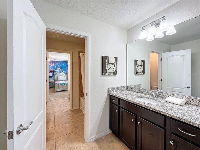 Image No.30-8 Bed House for sale