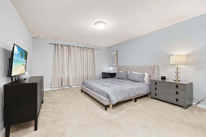 Image No.32-5 Bed Townhouse for sale