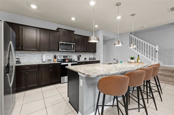 Image No.6-5 Bed Townhouse for sale