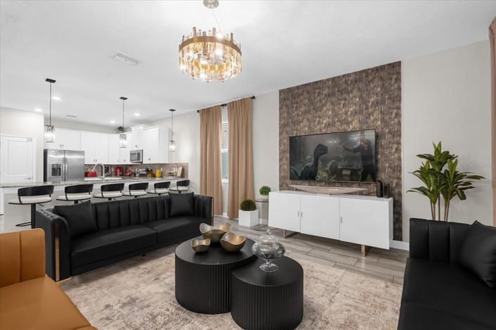 Image No.22-8 Bed Property for sale