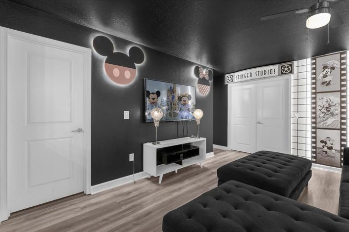 Image No.34-8 Bed Property for sale