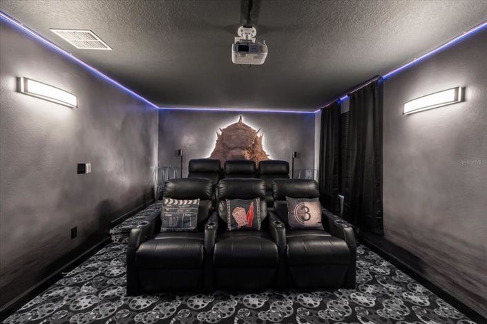 Image No.38-8 Bed Property for sale