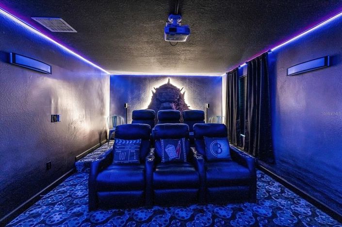 Image No.40-8 Bed Property for sale