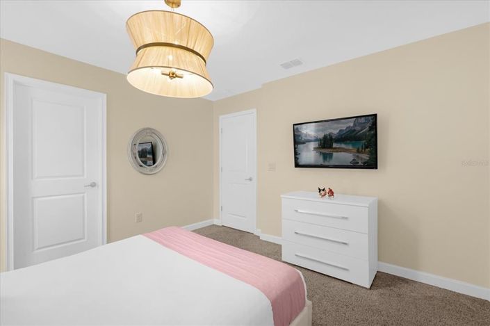 Image No.52-8 Bed Property for sale