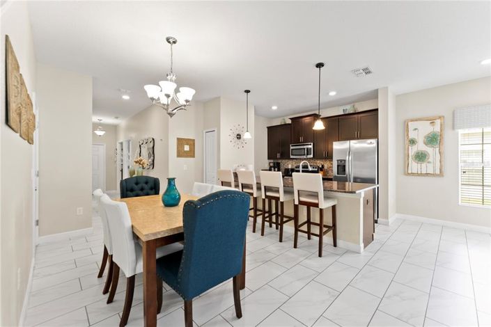 Image No.11-5 Bed Townhouse for sale