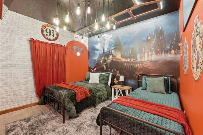 Image No.12-5 Bed Townhouse for sale